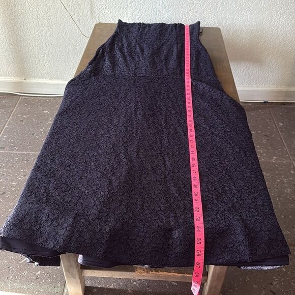 Adrianna Papell Elegant Sleeveless Lace Trumpet Navy Gown - Picture 14 of 17